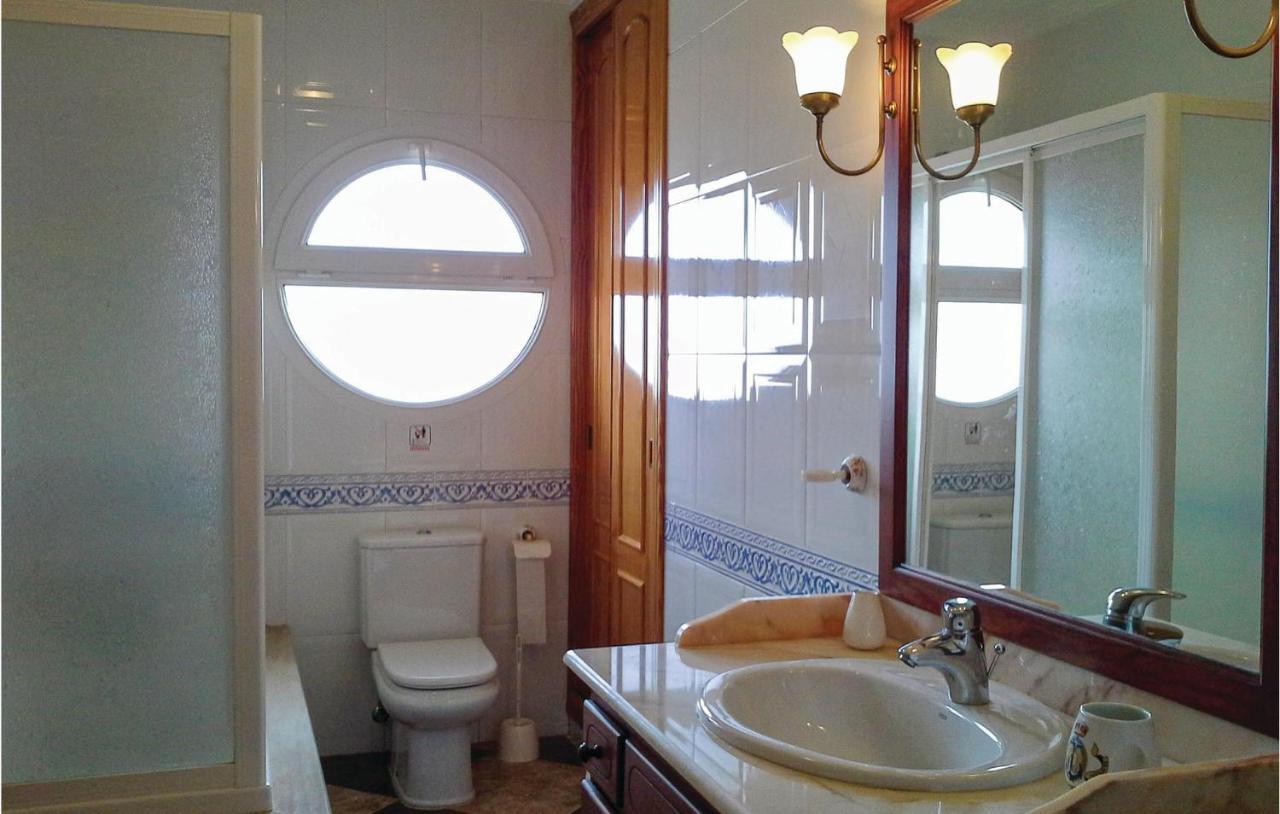 Awesome Home In Portman With Kitchen Екстер'єр фото