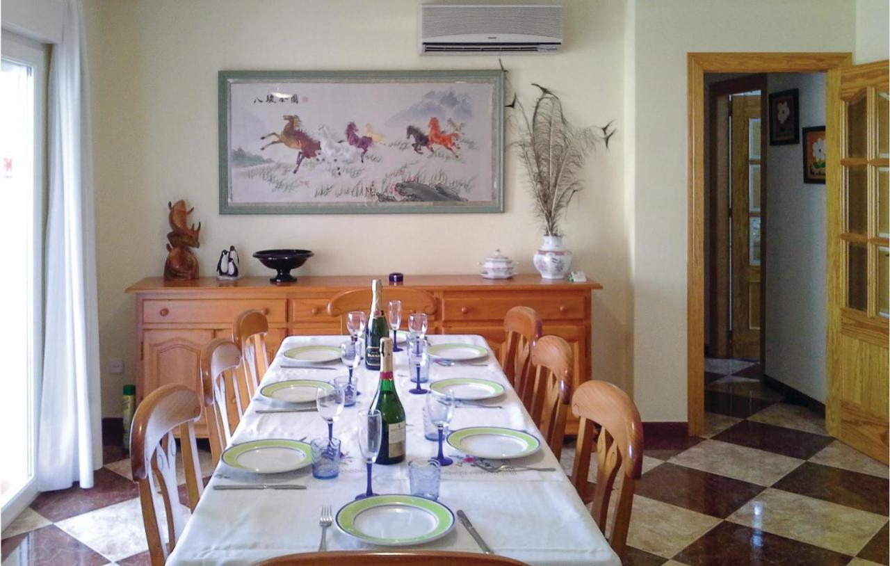 Awesome Home In Portman With Kitchen Екстер'єр фото