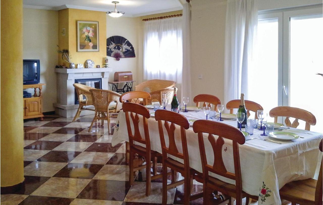 Awesome Home In Portman With Kitchen Екстер'єр фото