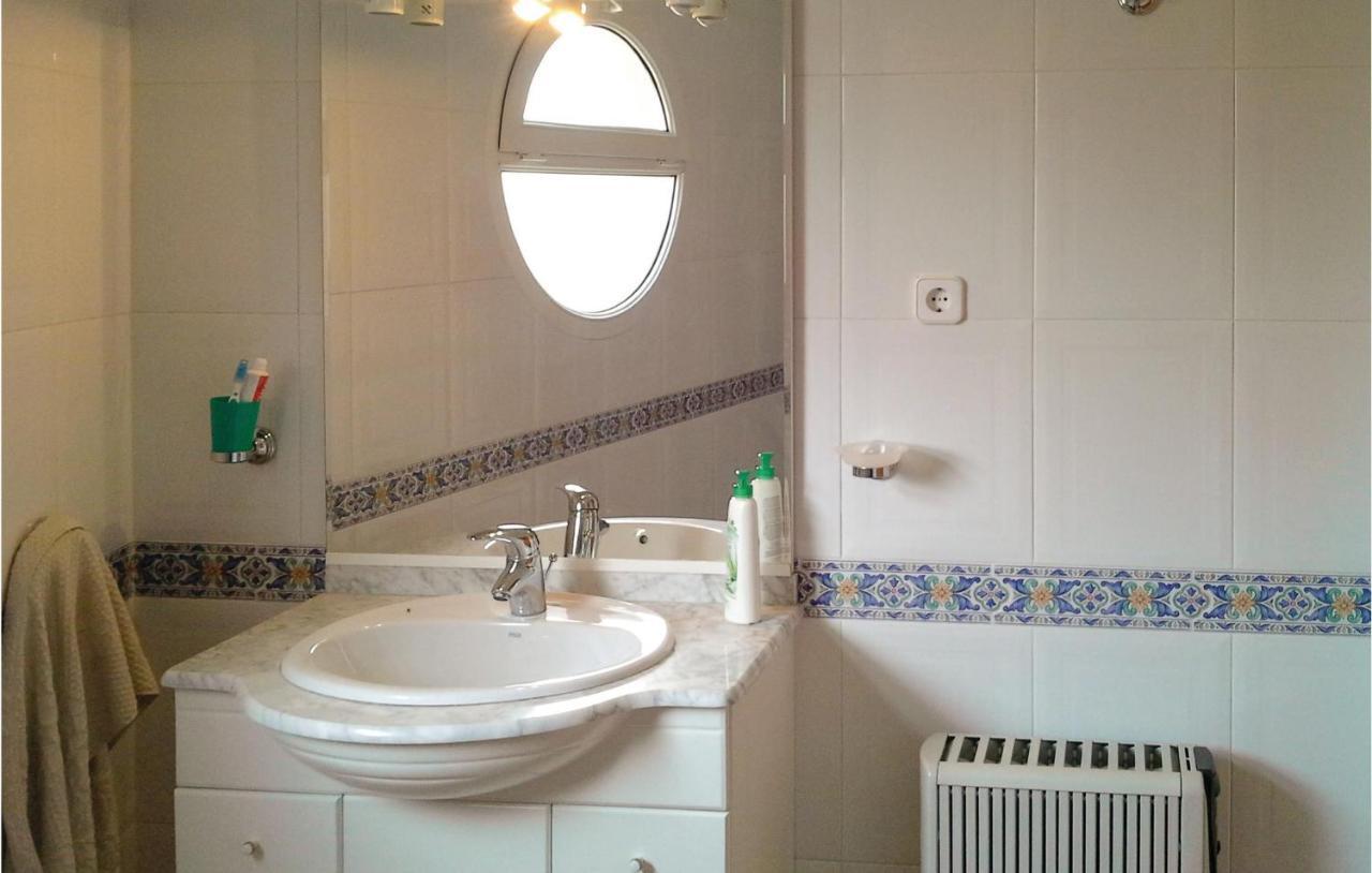 Awesome Home In Portman With Kitchen Екстер'єр фото